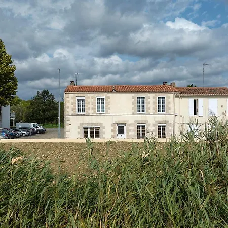 Maison Les Rives De Fichemore - 7 - Piscine روشفور