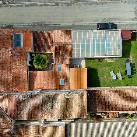 Maison Les Rives De Fichemore - 7 - Piscine * روشفور